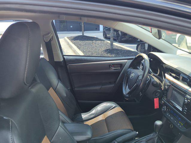Photo of 2016 Black Sand Pearl Toyota Corolla