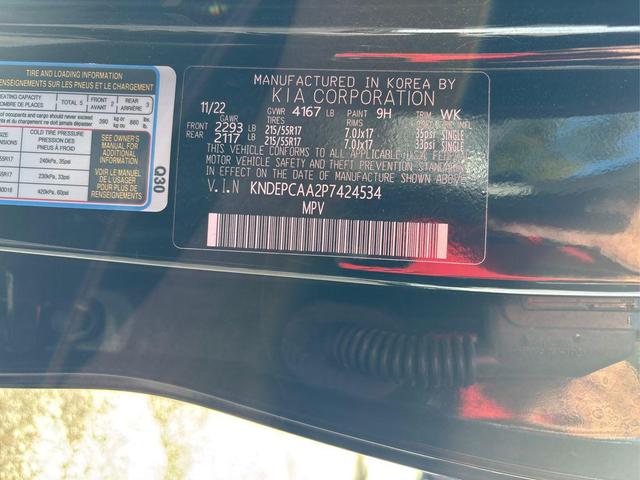 Photo of 2023 Cherry Black Kia Seltos