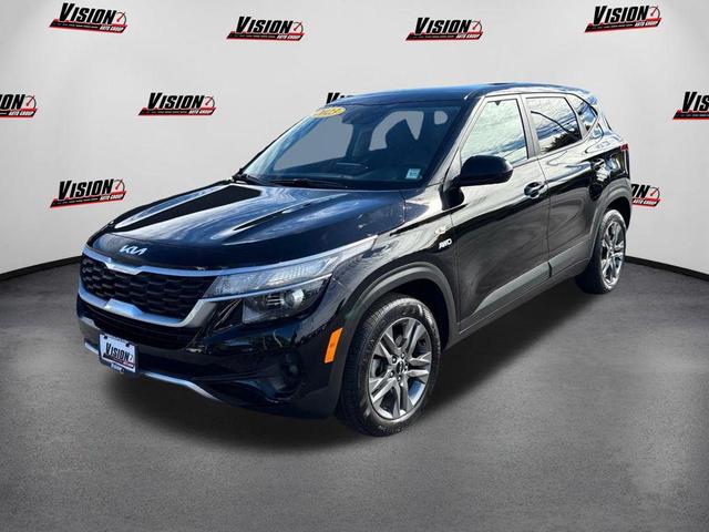 Photo of 2023 Cherry Black Kia Seltos