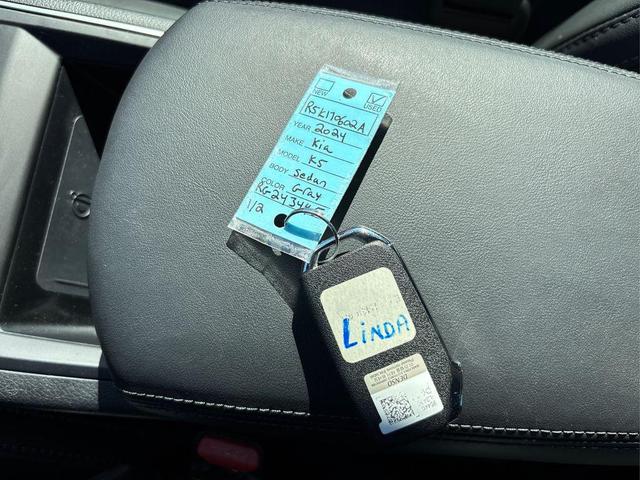 Photo of 2024 Wolf Gray Kia K5