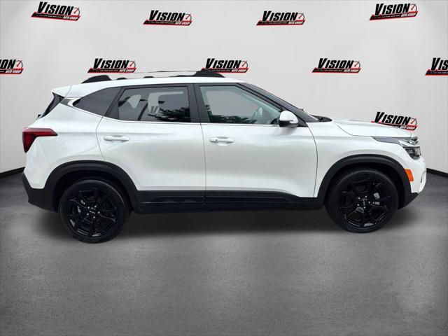Photo of 2024 Snow White Pearl Kia Seltos