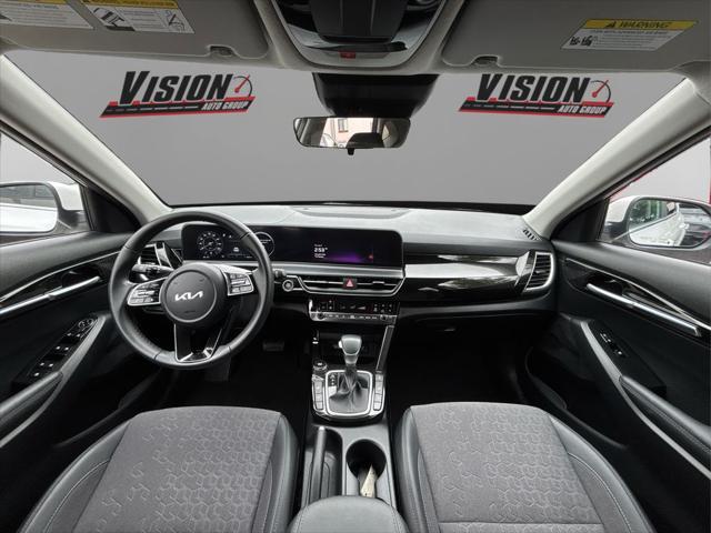 Photo of 2024 Snow White Pearl Kia Seltos