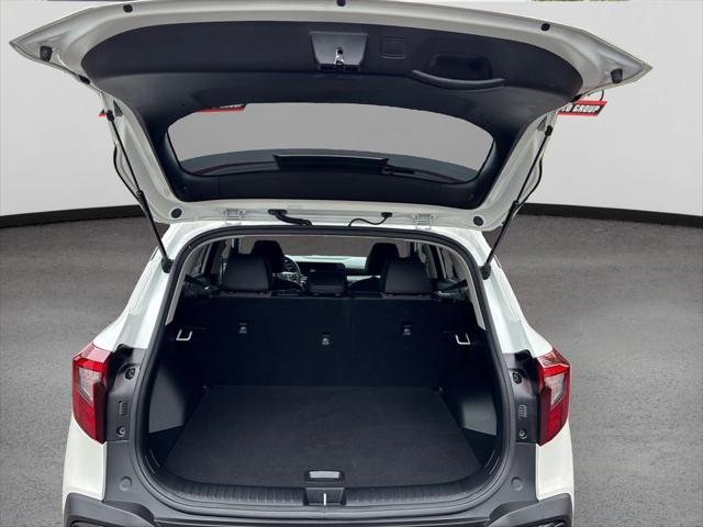 Photo of 2024 Snow White Pearl Kia Seltos