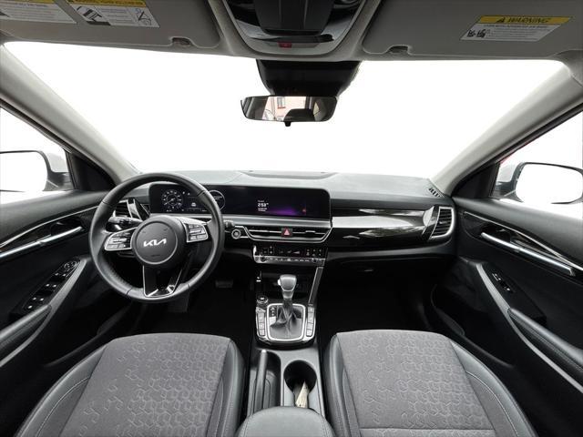 Photo of 2024 Snow White Pearl Kia Seltos
