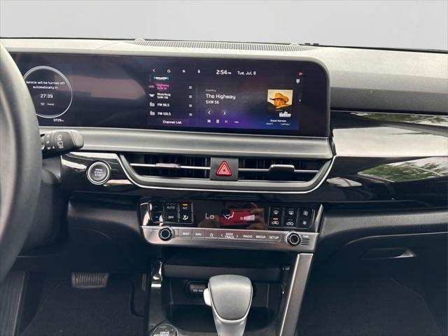 Photo of 2024 Snow White Pearl Kia Seltos