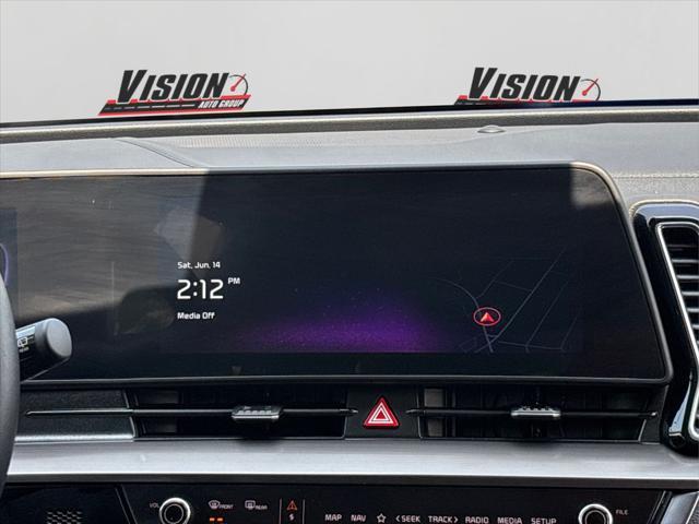 Photo of 2025 Glacial White Pearl Kia Sportage