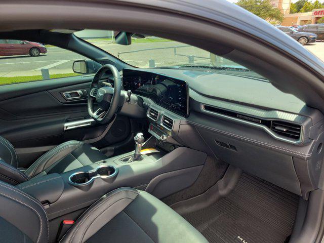 Photo of 2025 Gray Metallic Ford Mustang