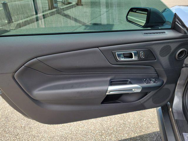 Photo of 2025 Gray Metallic Ford Mustang