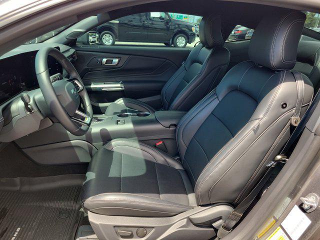 Photo of 2025 Gray Metallic Ford Mustang