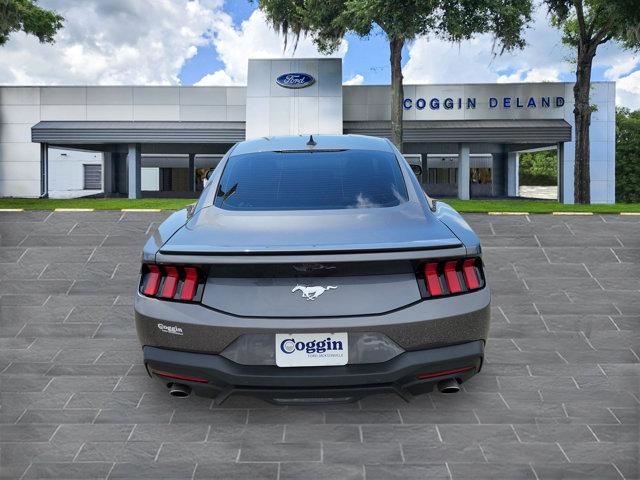 Photo of 2025 Gray Metallic Ford Mustang