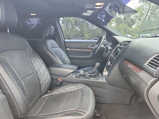 Photo of 2018 White Platinum Metallic Tri-Coat Ford Explorer