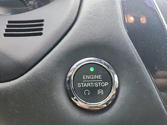 Photo of 2018 White Platinum Metallic Tri-Coat Ford Explorer