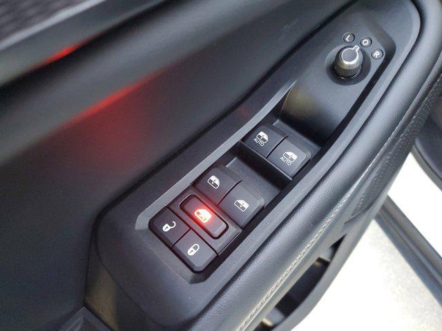 Photo of 2023 Bright White Clearcoat Jeep Grand Cherokee L