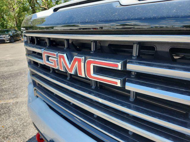Photo of 2023 Summit White GMC Sierra 2500