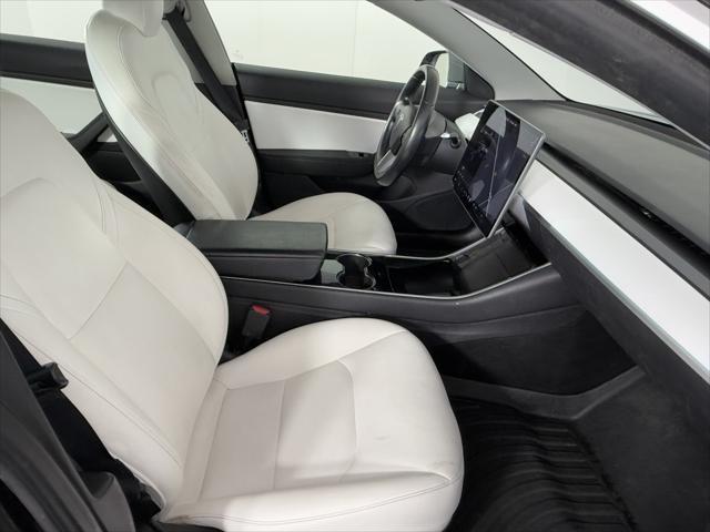 Photo of 2019 Solid Black Tesla Model 3