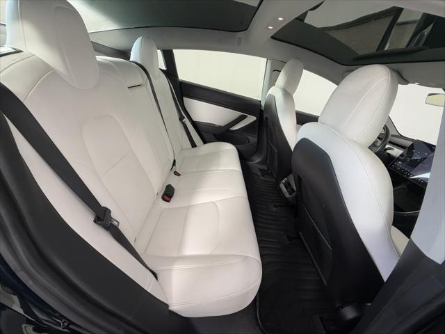 Photo of 2019 Solid Black Tesla Model 3