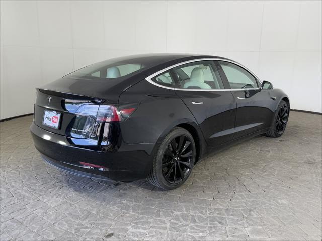 Photo of 2019 Solid Black Tesla Model 3