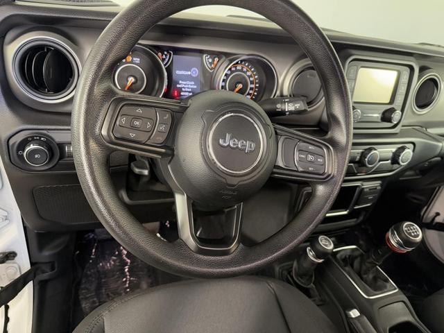 Photo of 2022 Bright White Clearcoat Jeep Wrangler