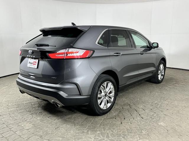 Photo of 2024 Carbonized Gray Metallic Ford Edge