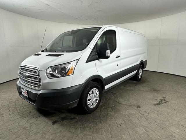 Photo of 2018 Oxford White Ford Transit-250