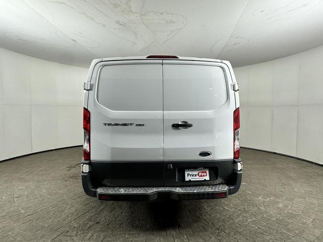 Photo of 2018 Oxford White Ford Transit-250