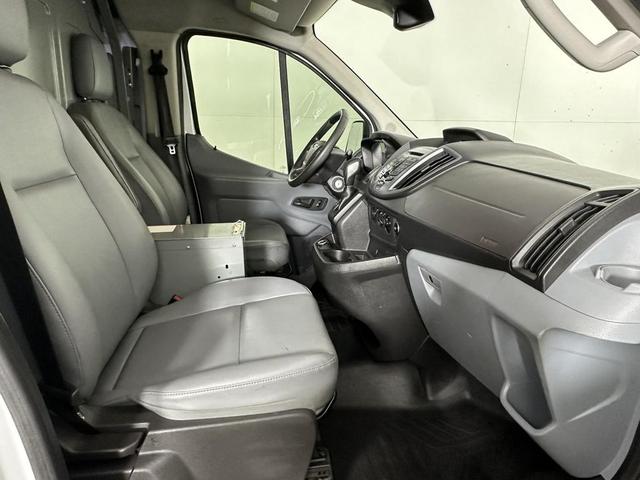 Photo of 2018 Oxford White Ford Transit-250