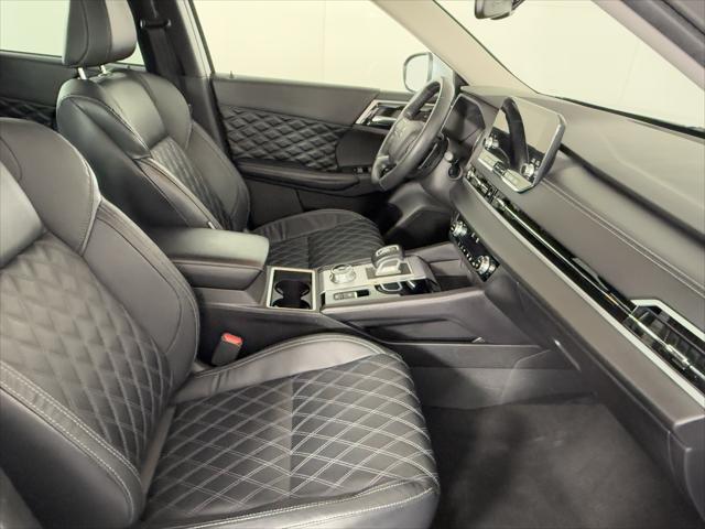 Photo of 2022 White Diamond Mitsubishi Outlander