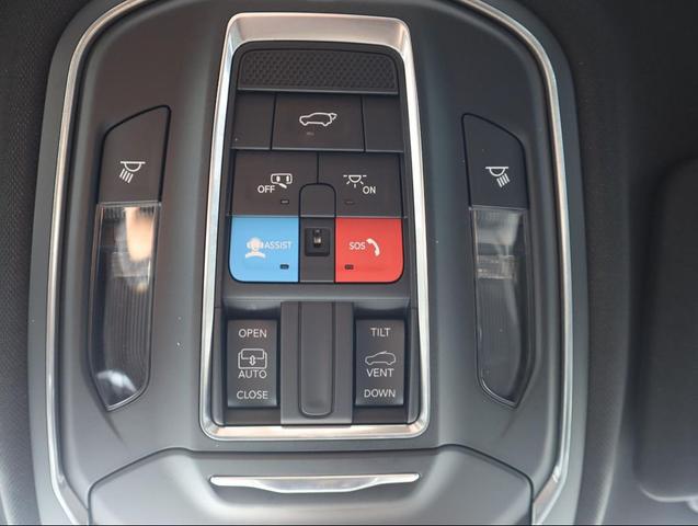 Photo of 2025 Baltic Gray Metallic Clearcoat Jeep Grand Cherokee