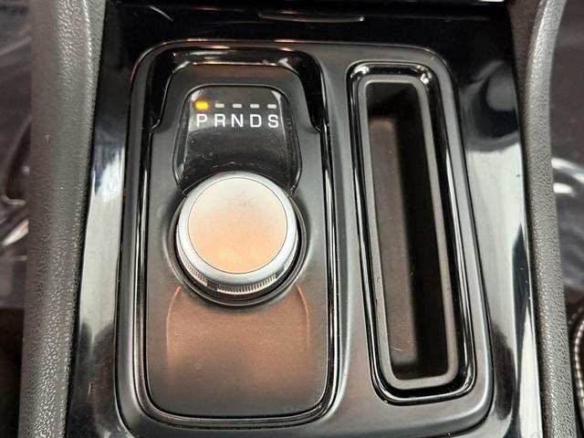 Photo of 2022 Granite Crystal Metallic Clearcoat Chrysler 300