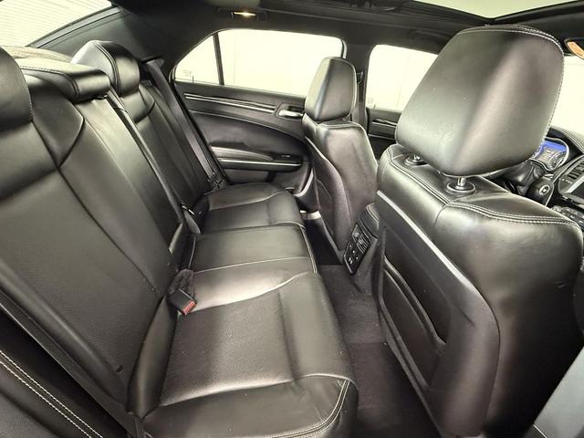 Photo of 2022 Granite Crystal Metallic Clearcoat Chrysler 300