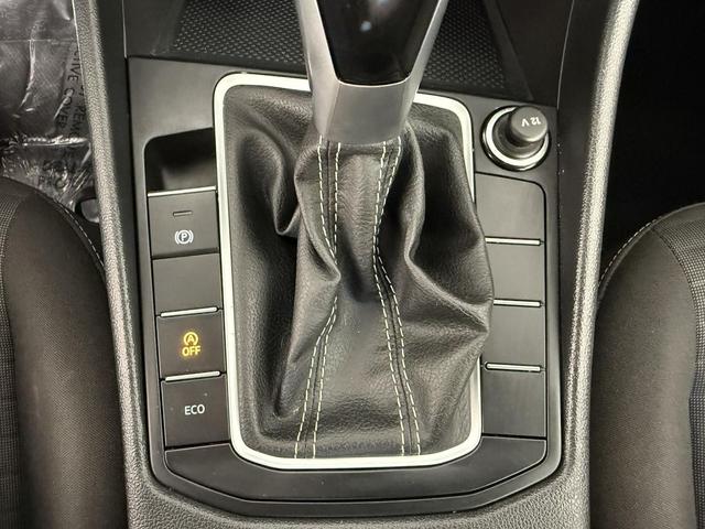 Photo of 2025 Platinum Gray Metallic Volkswagen Jetta