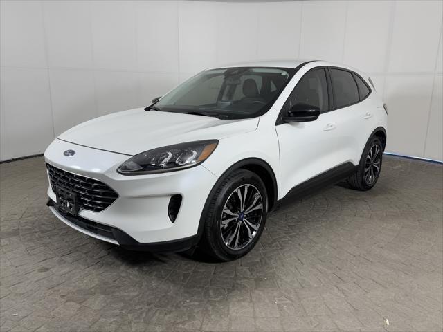 Photo of 2022 Star White Metallic Tri-Coat Ford Escape