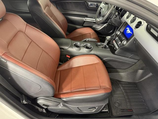 Photo of 2017 White Platinum Metallic Tri-Coat Ford Mustang