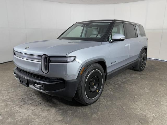 Photo of 2025 Limestone Rivian R1S