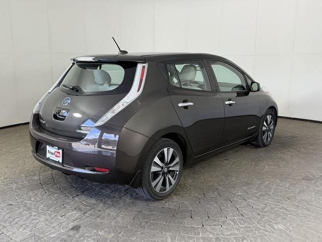 Photo of 2016 Forged Bronze Nissan Leaf