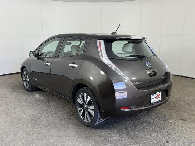 Photo of 2016 Forged Bronze Nissan Leaf