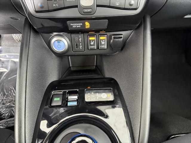 Photo of 2021 Gun Metallic Nissan Leaf