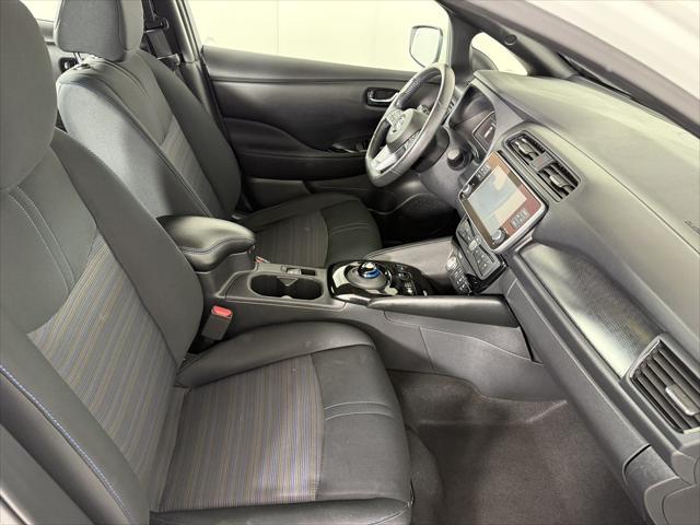 Photo of 2021 Gun Metallic Nissan Leaf