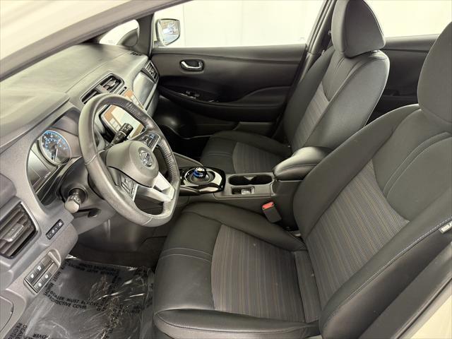 Photo of 2021 Gun Metallic Nissan Leaf