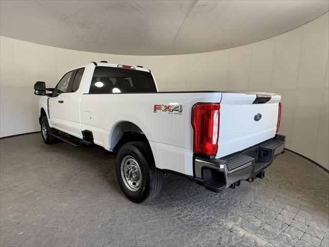 Photo of 2024 Oxford White Ford F-250