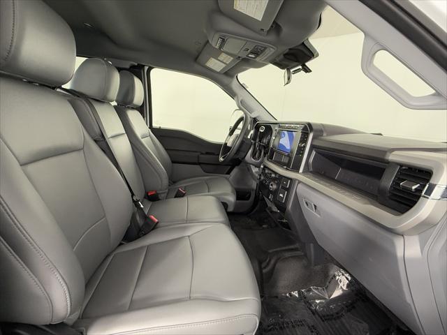 Photo of 2024 Oxford White Ford F-250
