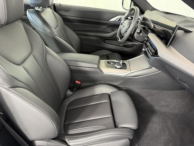 Photo of 2025 Mineral White Metallic BMW 430