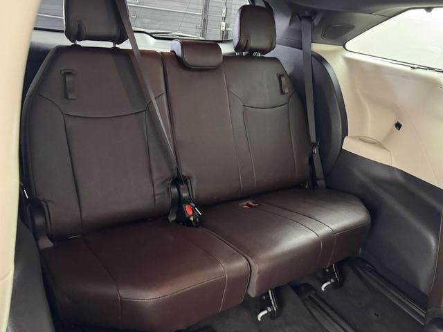 Photo of 2023 Predawn Gray Mica Toyota Sienna