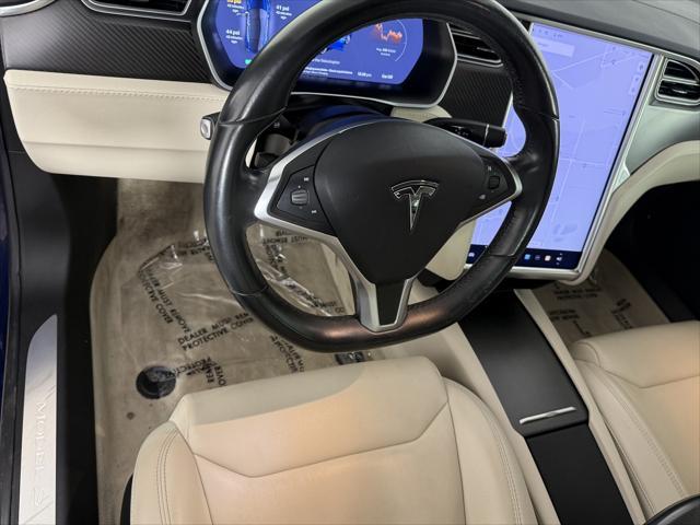 Photo of 2017 Deep Blue Metallic Tesla Model S