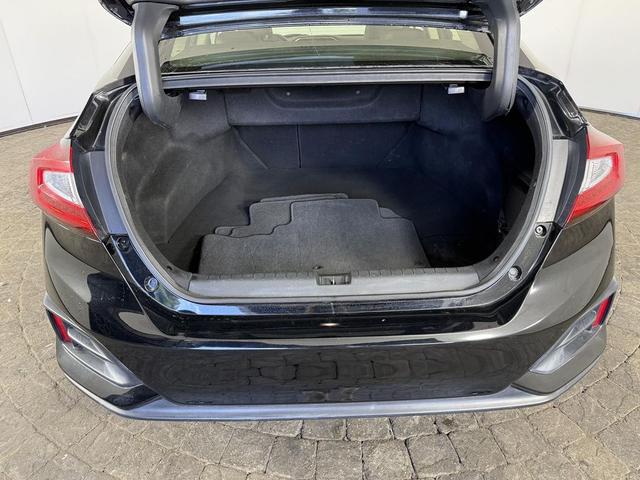 Photo of 2018 Crystal Black Pearl Honda Clarity Plug-In Hybrid