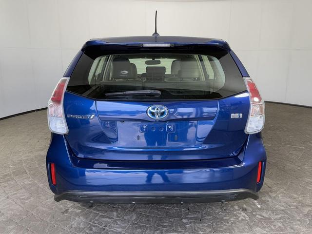 Photo of 2016 Blue Ribbon Metallic Toyota Prius v