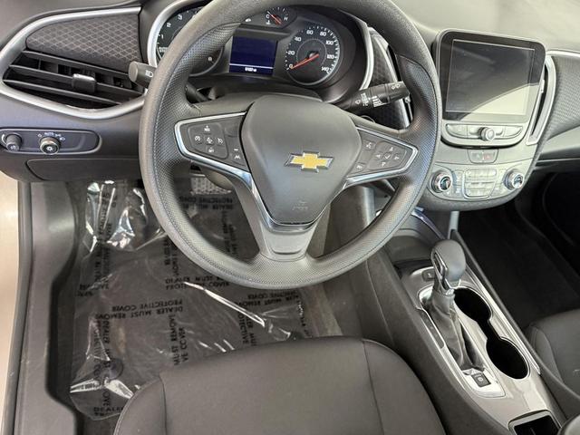 Photo of 2024 Mineral Gray Metallic Chevrolet Malibu