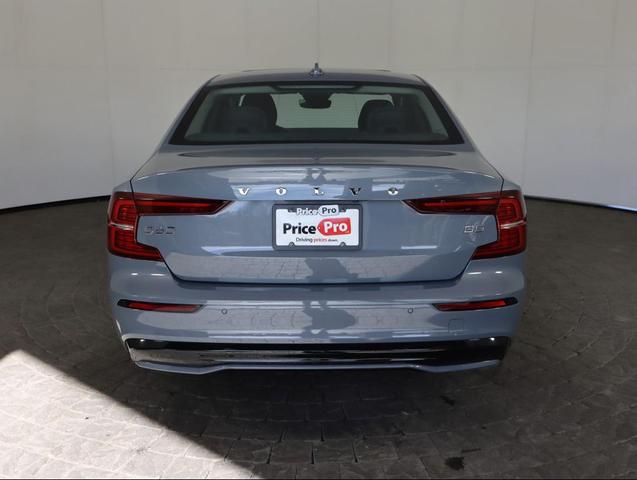 Photo of 2024 Thunder Grey Metallic Volvo S60