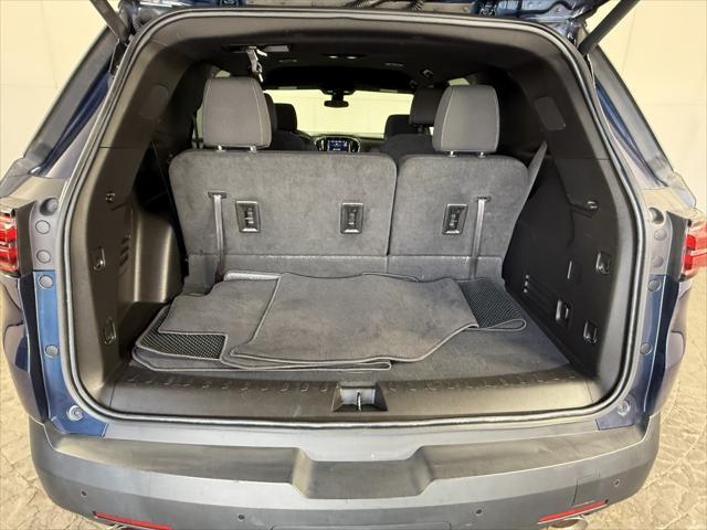 Photo of 2022 Northsky Blue Metallic Chevrolet Traverse