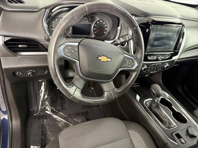 Photo of 2022 Northsky Blue Metallic Chevrolet Traverse